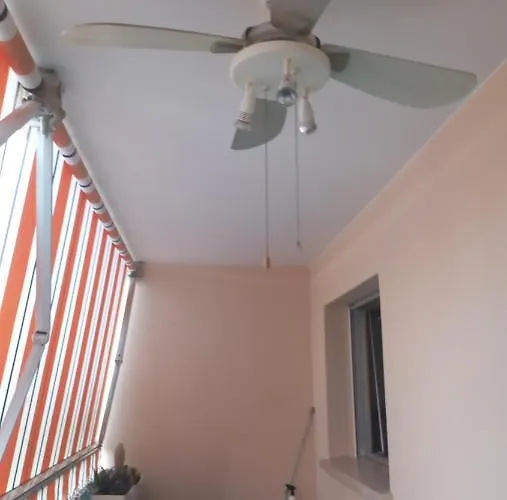 Chez Bianca Les Coquelicots Les Lucioles Μεντόν